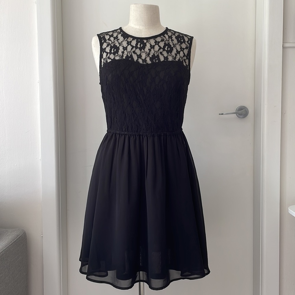 H&M LBD Black Evening Party Dress with floral lace like bodice - EUR 40 - Picture 1 of 13